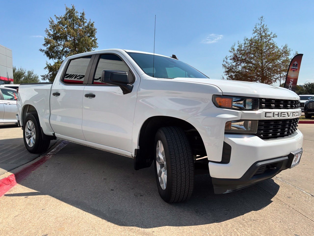 Used 2022 Chevrolet Silverado 1500 Custom w/ Safety Confidence Package RWD image 4