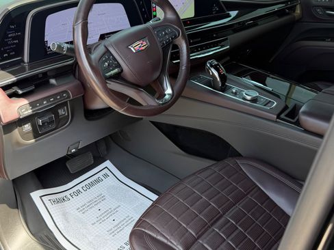 Used 2023 Cadillac Escalade ESV Sport Platinum AWD/4WD image 6