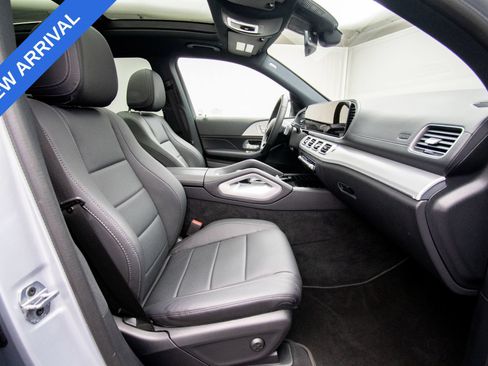 Used 2025 Mercedes-Benz GLS 450 4MATIC image 31
