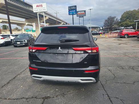 Used 2024 Mitsubishi Outlander SE image 13