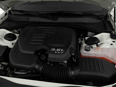 Used 2013 Dodge Charger SE RWD image 16