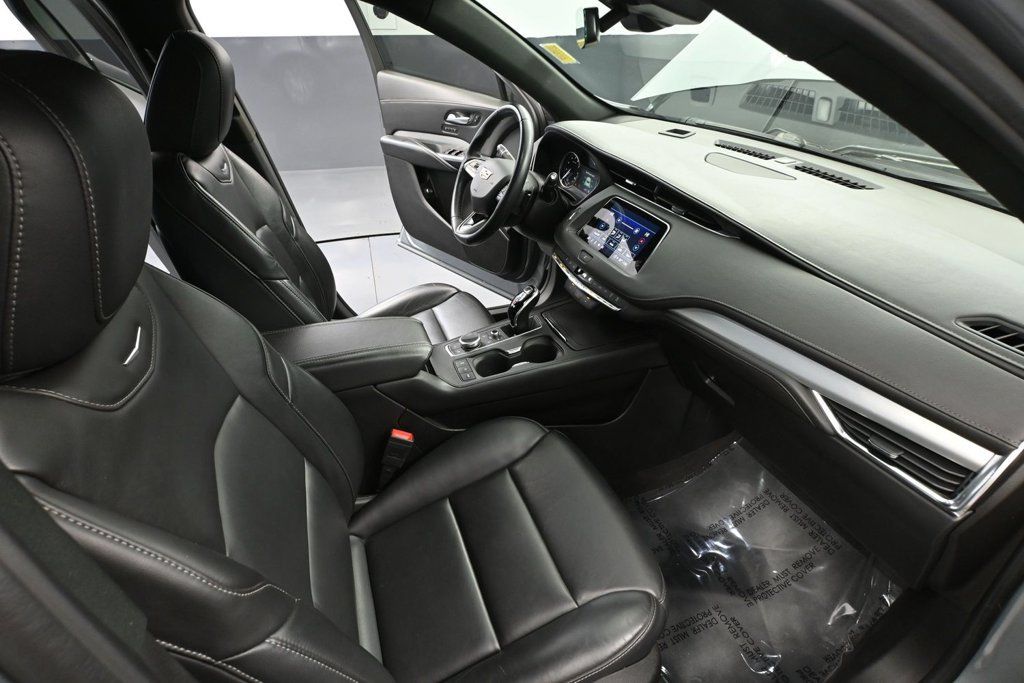 Used 2023 Cadillac XT4 Premium Luxury AWD/4WD image 40