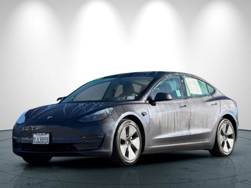 Used 2023 Tesla Model 3 Standard Range image 8