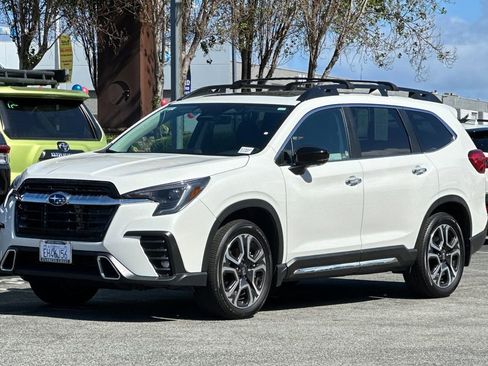 Certified 2025 Subaru Ascent Touring w/ Popular Package #1 AWD/4WD image 8