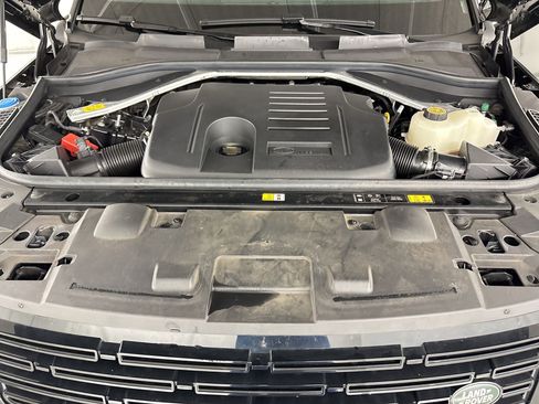 Used 2024 Land Rover Range Rover Sport SE image 32