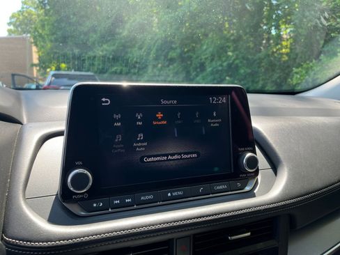 Used 2025 Nissan Rogue SV FWD image 20