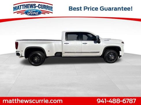 Used 2024 Chevrolet Silverado 3500 High Country w/ High Country Premium Package AWD/4WD image 3