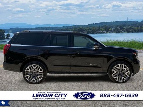 Used 2025 Ford Expedition Platinum w/ Platinum Ultimate Package AWD/4WD image 2