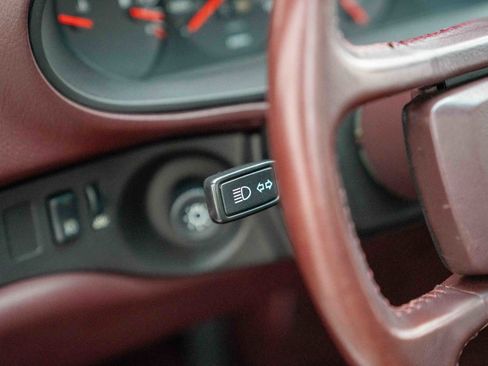 Used 1986 Porsche 944 Turbo image 19