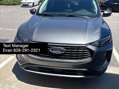 Used 2024 Ford Escape Active w/ Cold Weather Package FWD image 2