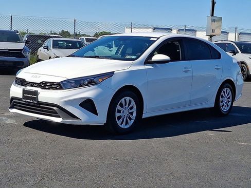 Certified 2024 Kia Forte LX FWD image 3