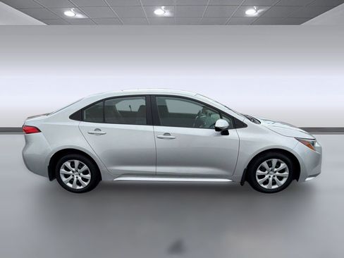 Used 2025 Toyota Corolla LE FWD image 8