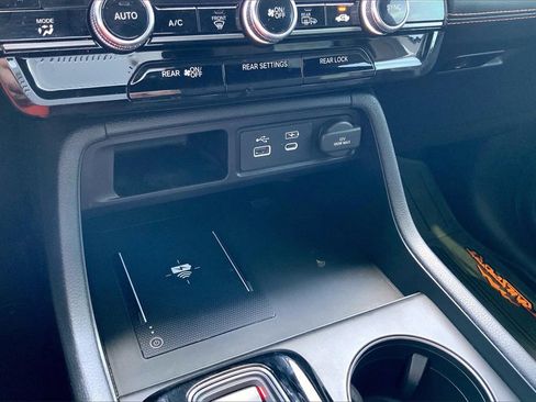 Used 2024 Honda Pilot TrailSport image 36