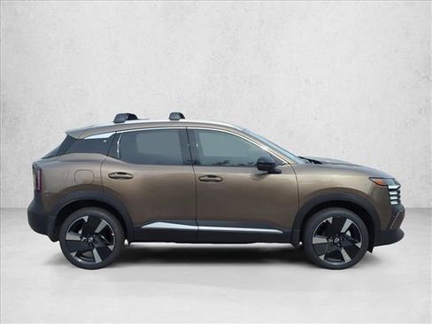 New 2026 Nissan Kicks SR FWD image 4