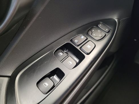 Used 2019 Hyundai Veloster 2.0 Premium image 27