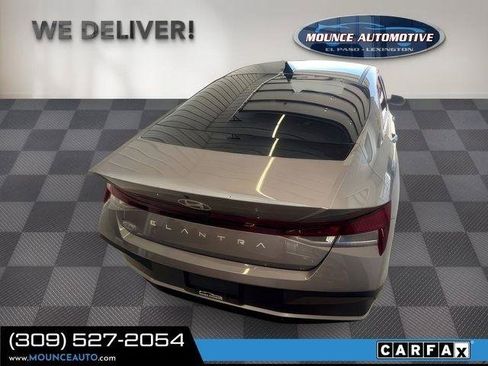 Used 2024 Hyundai Elantra SE FWD image 12