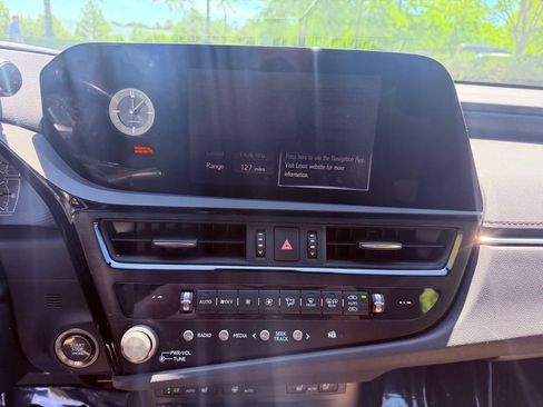 Used 2022 Lexus ES 350 w/ Premium Package FWD image 22