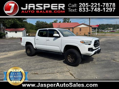 Used 2017 Toyota Tacoma SR w/ Tow Package AWD/4WD image 1