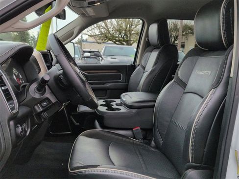 Used 2024 RAM 2500 Laramie image 13