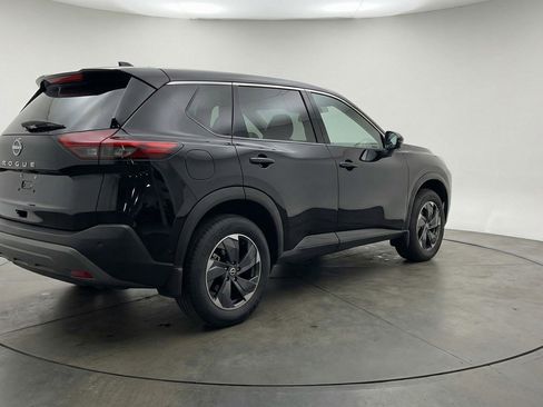 Used 2025 Nissan Rogue SV image 9