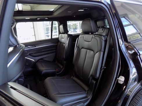 New 2025 Jeep Grand Cherokee L Overland image 27