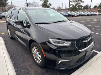 Used 2024 Chrysler Pacifica Touring-L video 1