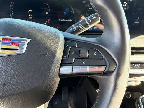 Used 2024 Cadillac XT4 Premium Luxury image 17