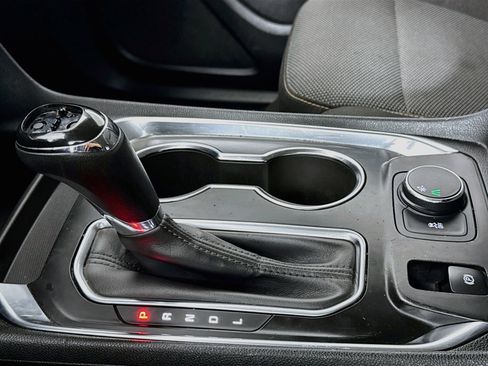 Used 2019 Chevrolet Traverse LS FWD image 18