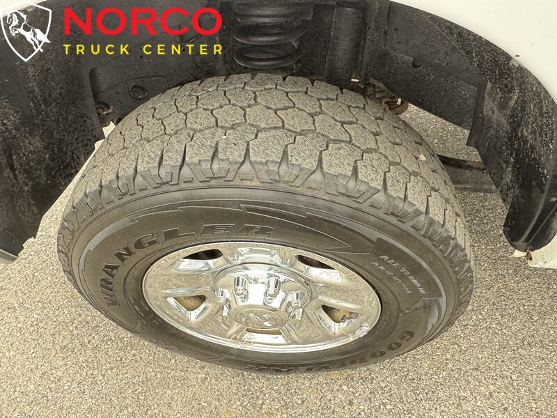 Used 2018 RAM 3500 Tradesman w/ Chrome Appearance Group AWD/4WD image 14