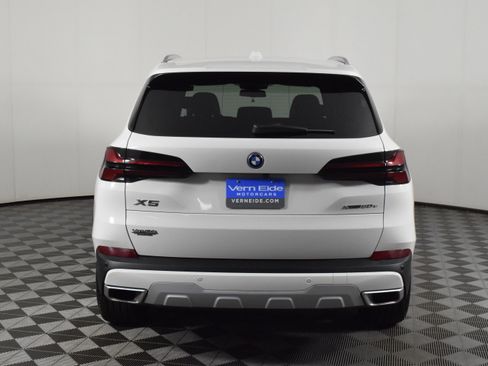 Used 2025 BMW X5 xDrive50e image 6