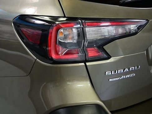 Used 2025 Subaru Outback Premium AWD/4WD image 19
