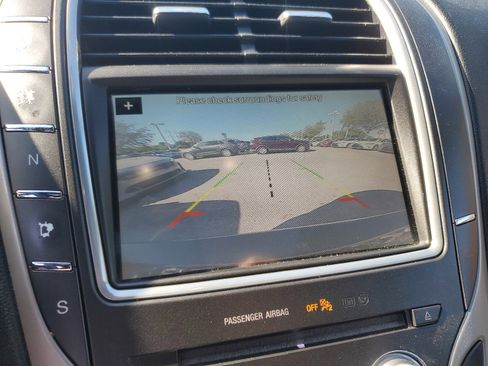 Used 2017 Lincoln MKX Reserve image 27