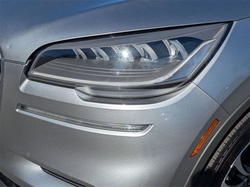 Used 2024 Lincoln Aviator Reserve image 11