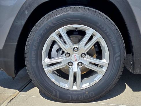 Used 2023 GMC Terrain SLE w/ LPO, Floor Liner Package FWD image 11