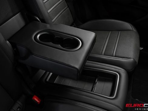 Used 2025 Porsche Cayenne GTS image 36