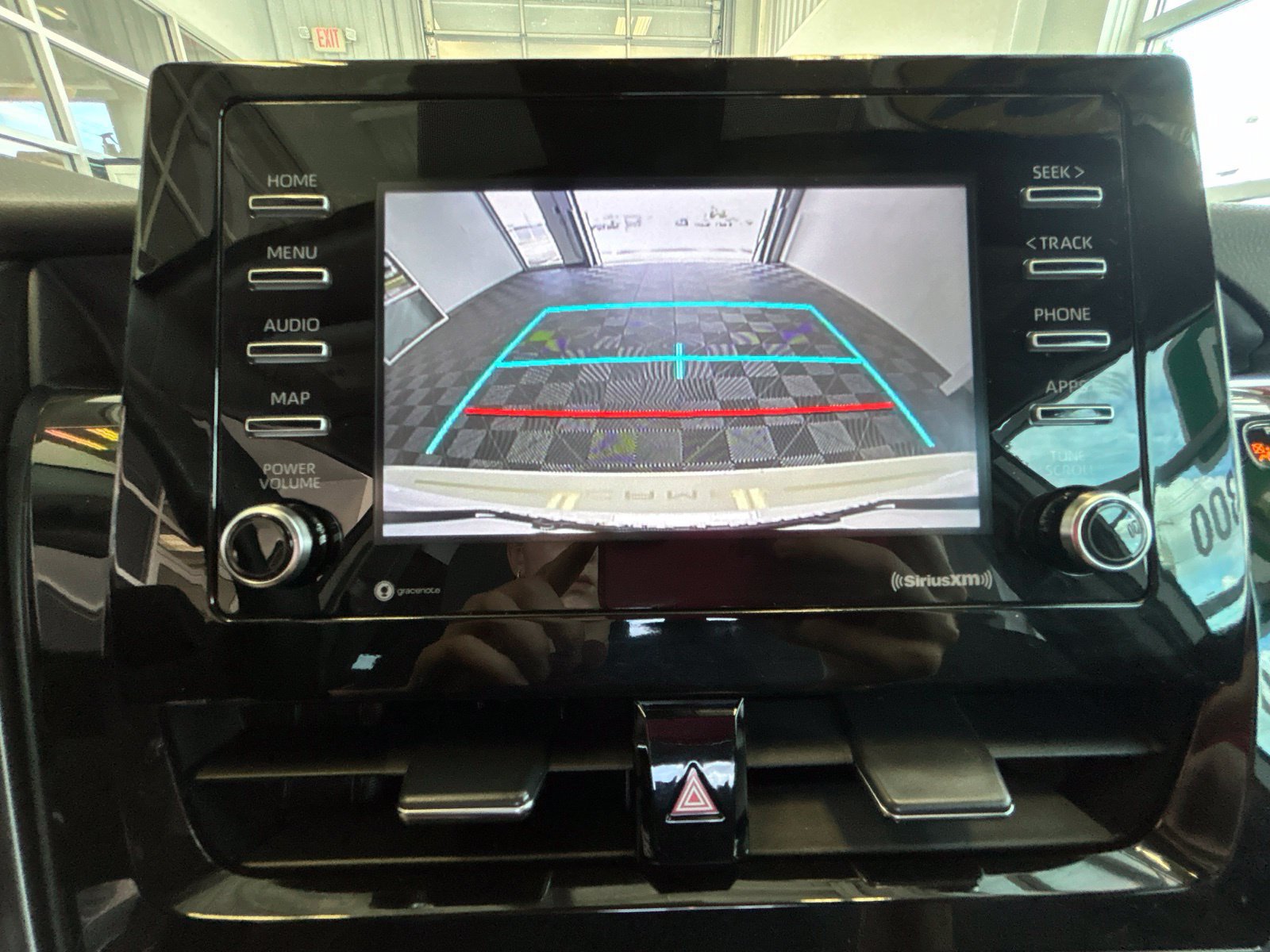 Used 2021 Toyota Camry LE w/ Carpet Mat Package (TMS) FWD image 28