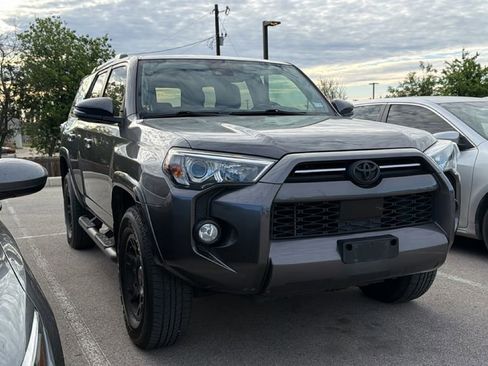 Used 2020 Toyota 4Runner SR5 Premium image 3