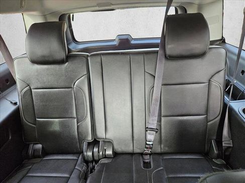 Used 2015 GMC Yukon XL Denali w/ Premium Package image 19