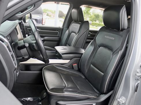 Used 2019 RAM 1500 Laramie w/ Sport Appearance Package AWD/4WD image 30