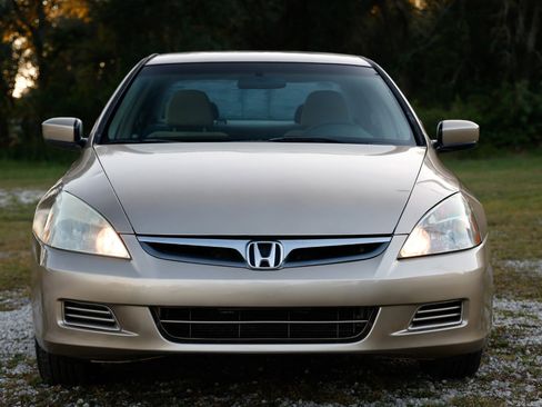 Used 2006 Honda Accord LX image 17