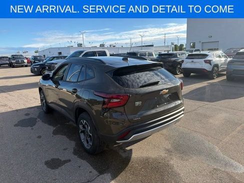 Certified 2024 Chevrolet Trax LT w/ Driver Confidence Package FWD image 7