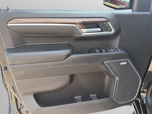 Used 2022 Chevrolet Silverado 1500 LT Trail Boss w/ Convenience Package II AWD/4WD image 17