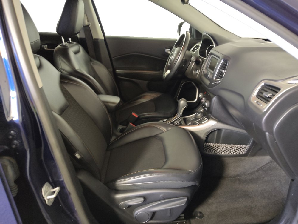Used 2018 Jeep Compass Latitude w/ Cold Weather Group AWD/4WD image 21