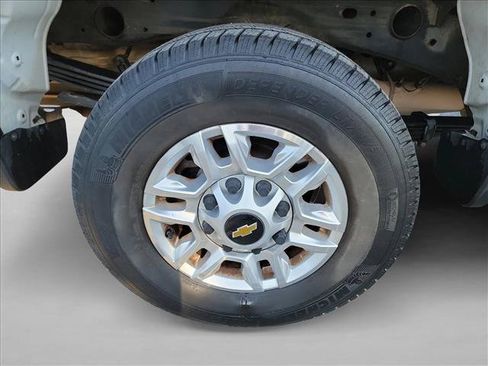 Used 2021 Chevrolet Silverado 2500 LT w/ Fleet Comfort Package AWD/4WD image 11