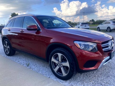 Used 2018 Mercedes-Benz GLC 300 4MATIC image 4