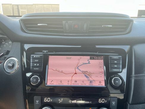 Used 2018 Nissan Rogue SL FWD image 26