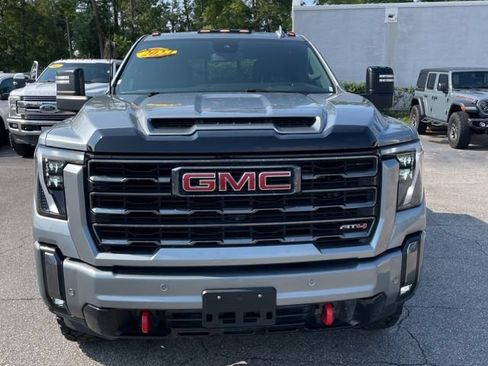 Used 2024 GMC Sierra 2500 AT4 w/ AT4 Preferred Package AWD/4WD image 8