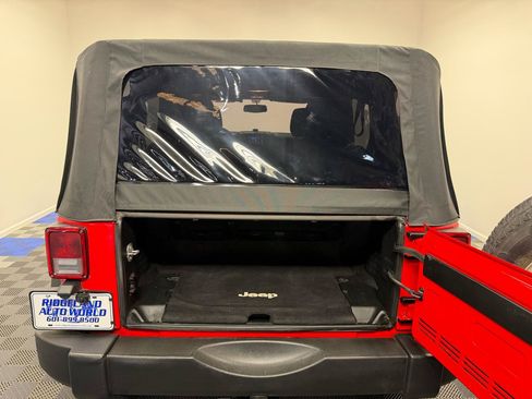 Used 2015 Jeep Wrangler Unlimited Sport w/ Quick Order Package 24S AWD/4WD image 26