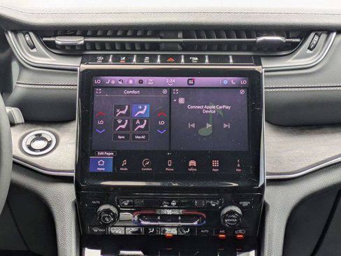 Certified 2025 Jeep Grand Cherokee Limited RWD image 19