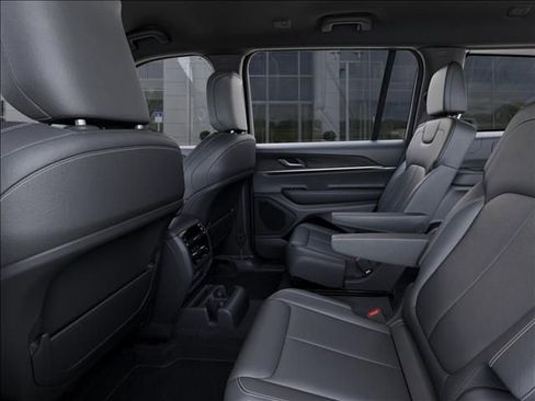 New 2025 Jeep Grand Cherokee L Limited image 23